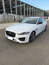 Jaguar XE D200 R-DYNAMIC  - Jaguar XE: R Dynamic