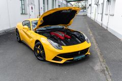 Fahrzeugabbildung Ferrari F12 Berlinetta Giallo Modena *MwSt./Scheckheft*