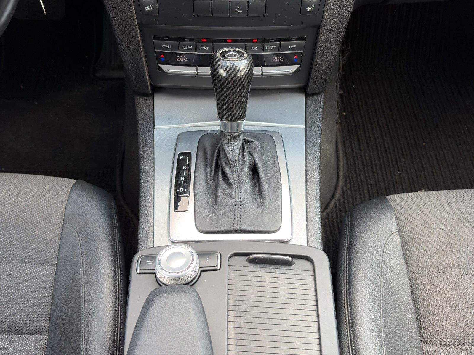 Fahrzeugabbildung Mercedes-Benz E 200 E Coupe CGI BlueEfficiency