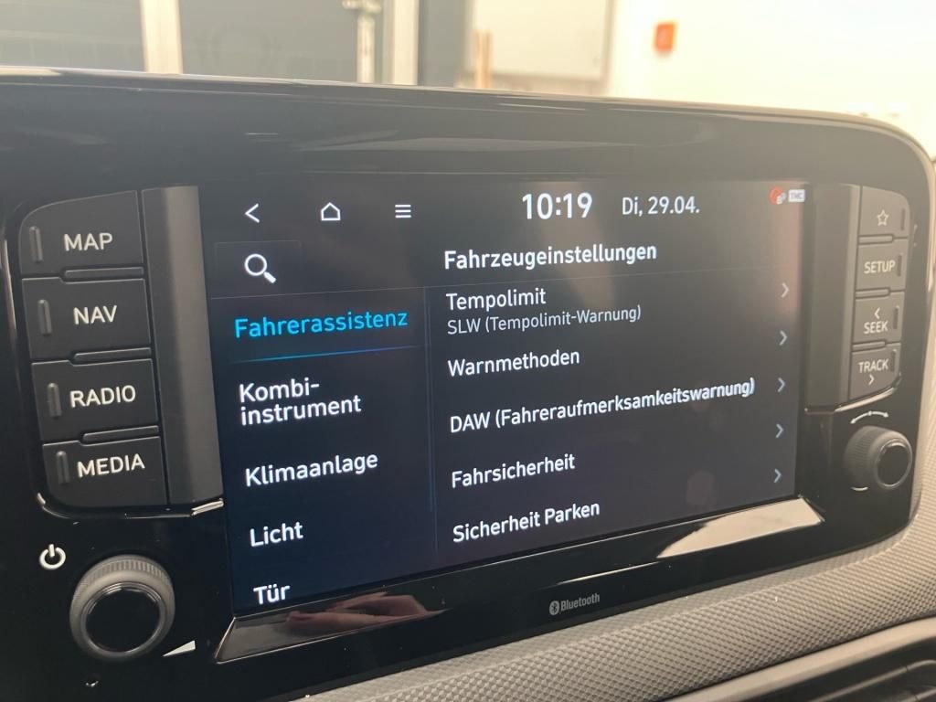 Fahrzeugabbildung Hyundai i10 Navi SHZ KAM PDC SpurH