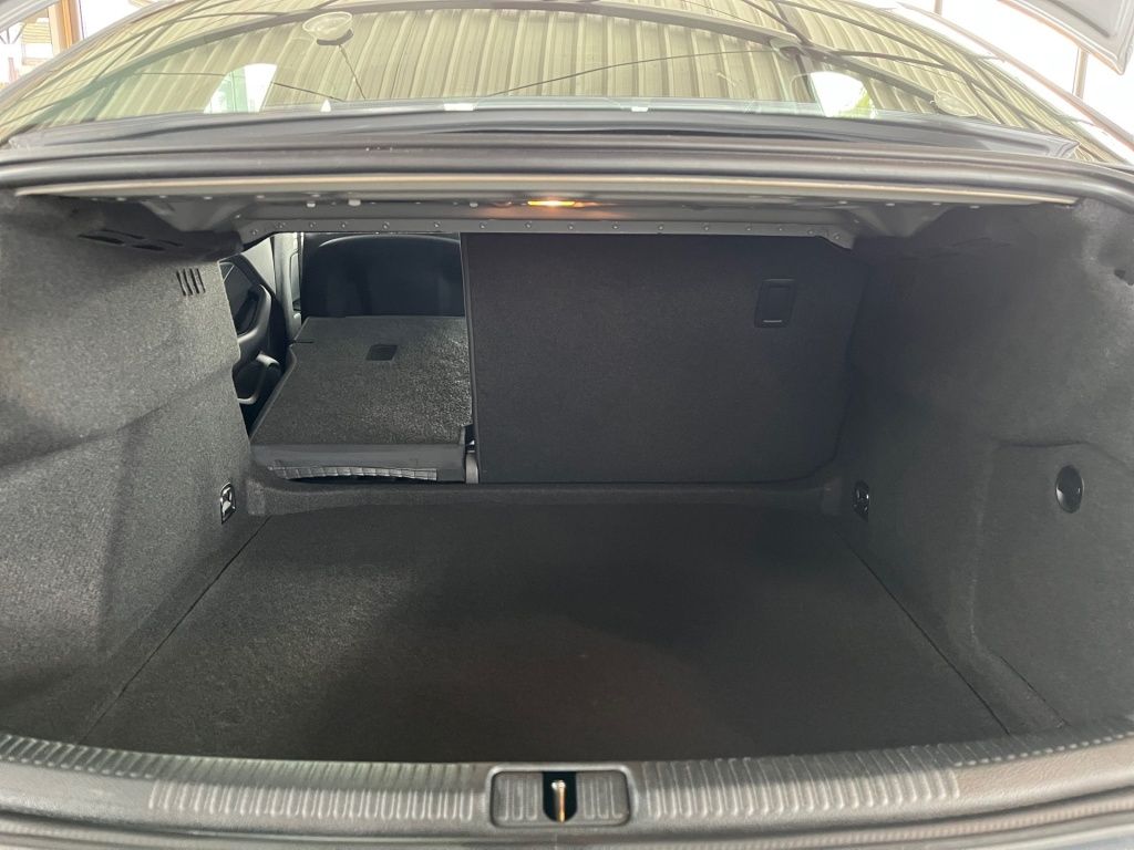 Fahrzeugabbildung Audi A3 35 TFSI Limo ACC Kamera Bi-Xenon PTS Navi