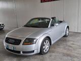 Audi TT Roadster 1.8 T 20V - Audi TT aus 2003: Roadster