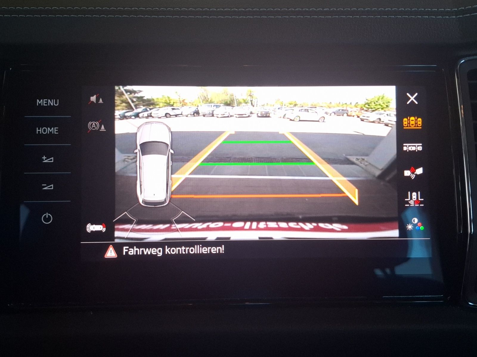 Fahrzeugabbildung SKODA Kodiaq TSI Style DSG 4x4 Matrix Navi AID ACC RFK