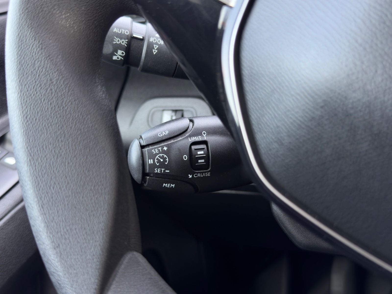 Fahrzeugabbildung Peugeot Partner Asphalt L1 Klima Kamera Keyless Sitzheiz