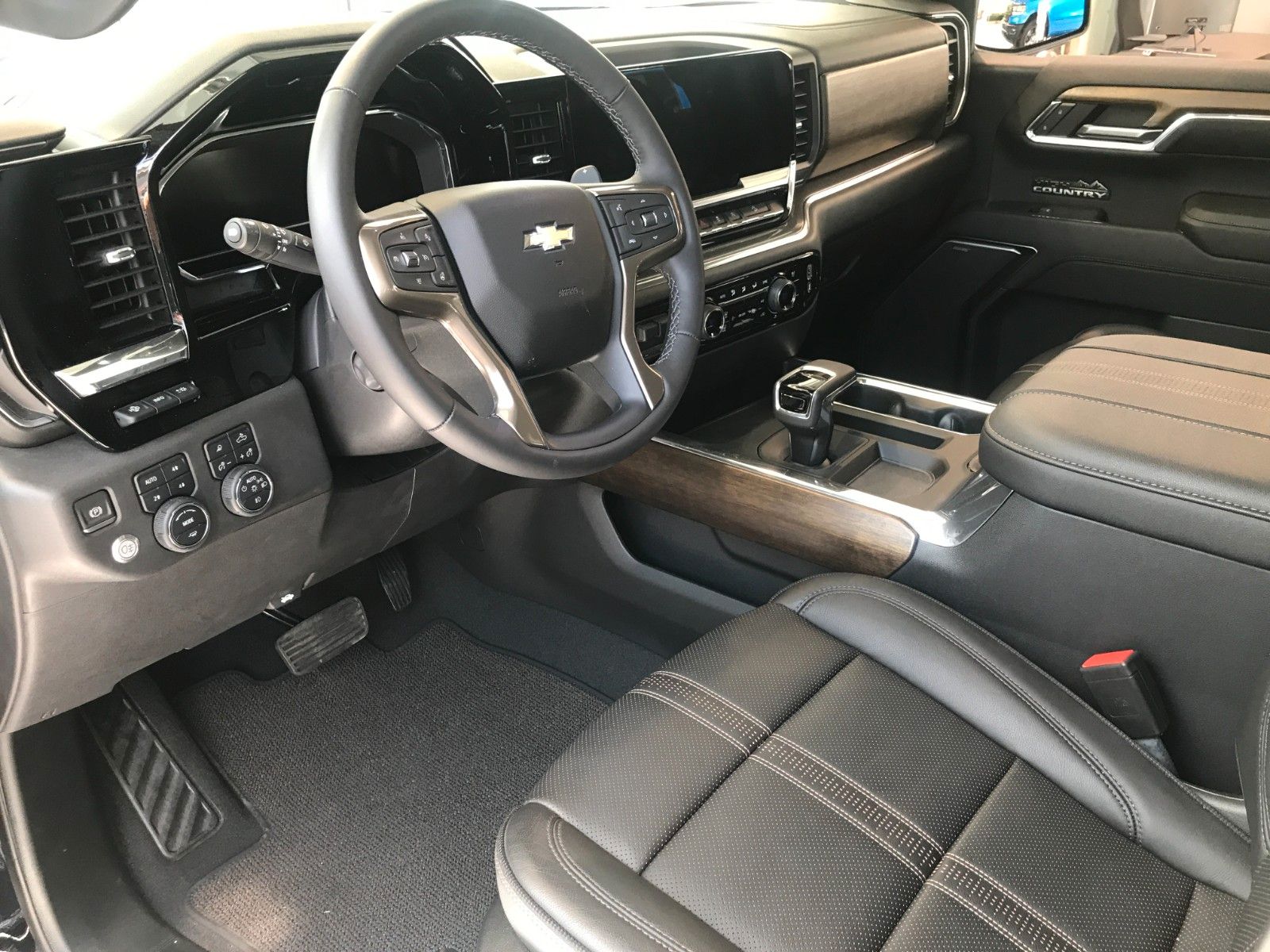 Fahrzeugabbildung Chevrolet Silverado 6.2 V8 High Country*Z71 *KlappeLPG