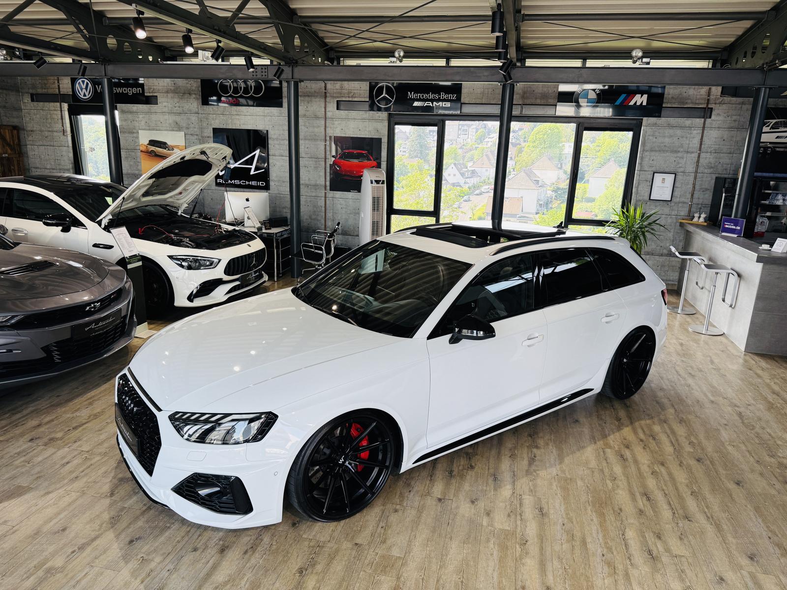Audi RS4 2.9 TFSI quattro*PANO*ACC*B&O*HEADUP*AHK*360