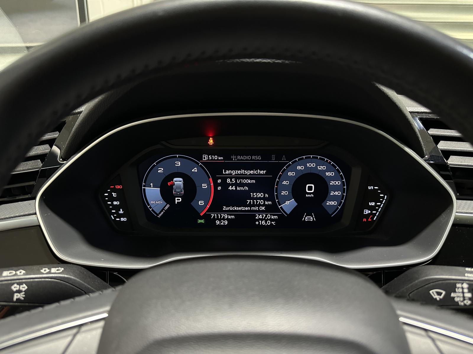 Audi Q3 40 TDI / S TRONIC / QUATTRO / PANO / LED /