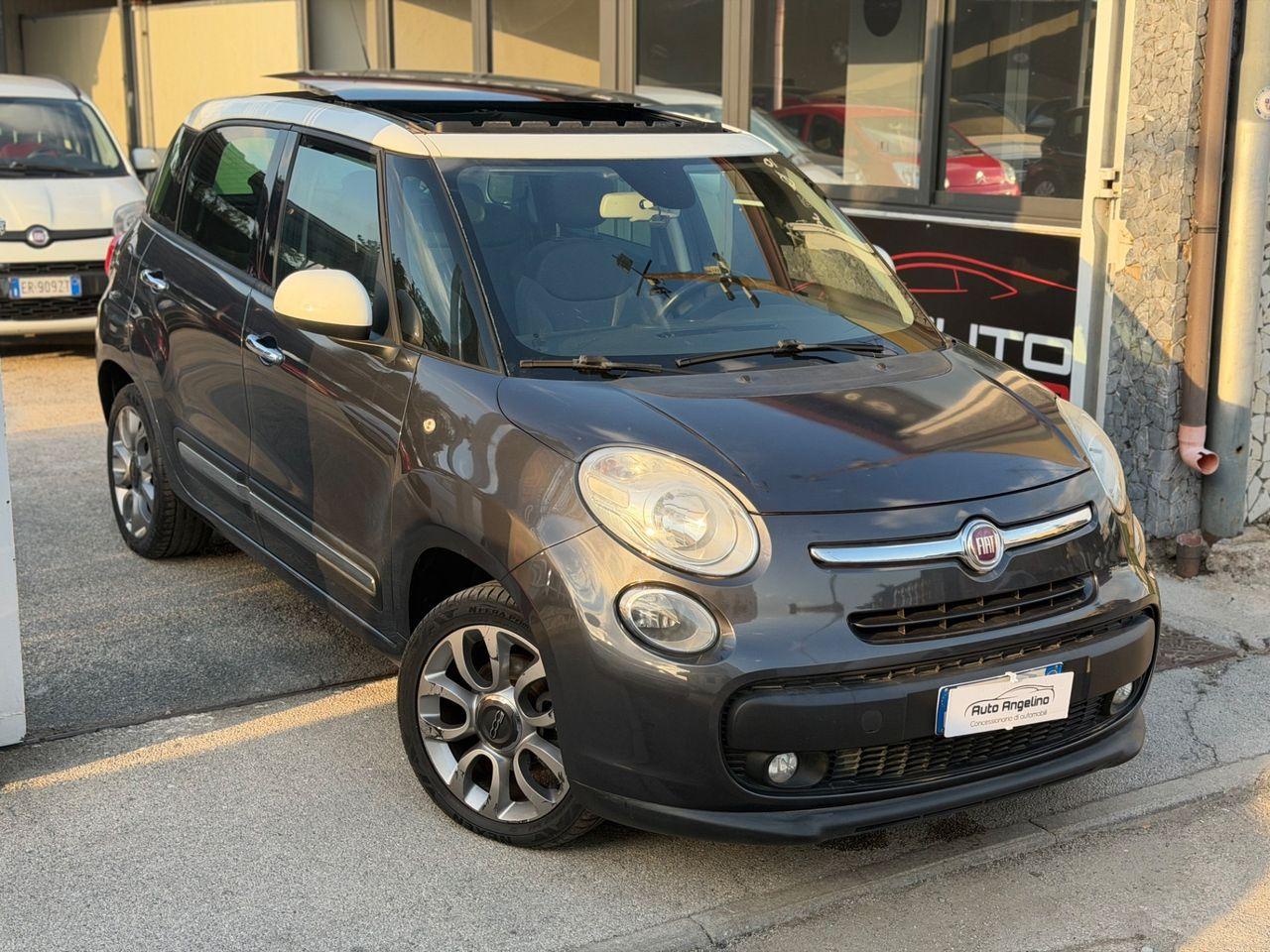 Fiat 500L 2014 — interior