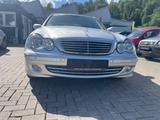 Mercedes-Benz C 200 Lim*Automatik*Tüv Neu*Service Neu*PDC V+H - gebrauchte Mercedes-Benz C-Klasse aus dem Jahr 2005