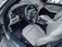 BMW 330 – 11 / 32