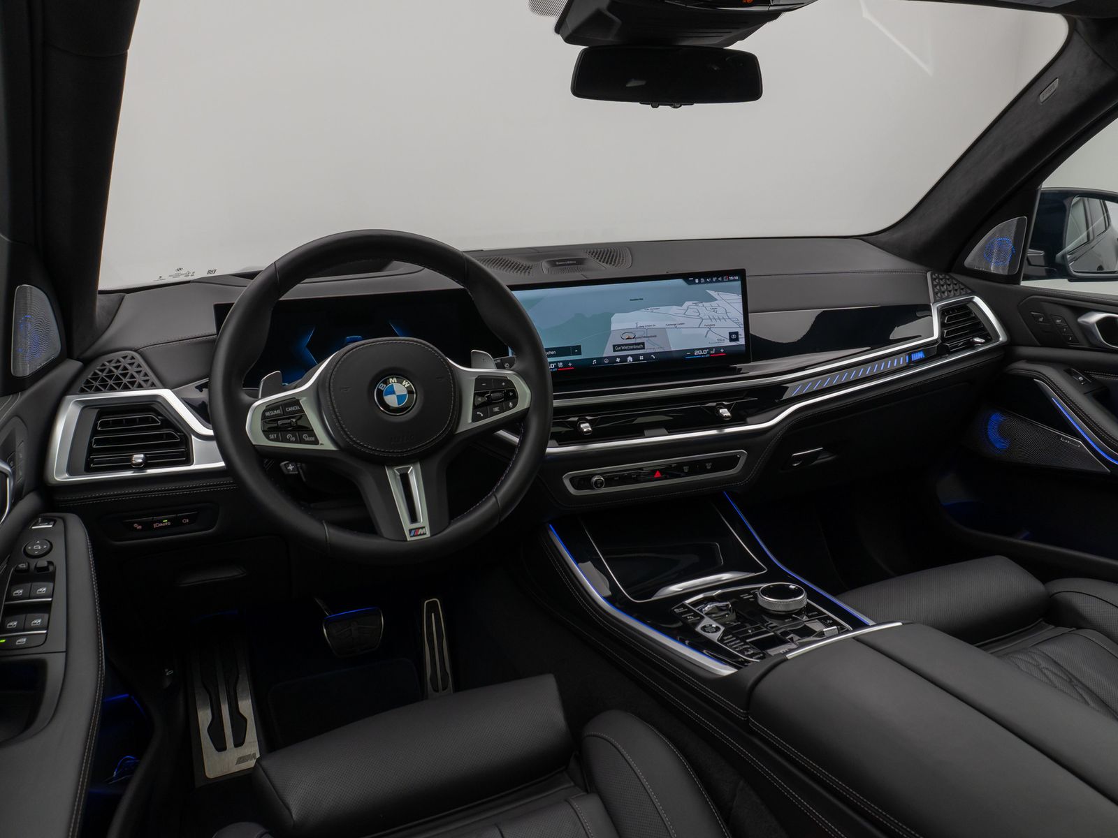 Fahrzeugabbildung BMW X5 M60i Panorama 360° B&W SoftCL Massage 22Zoll