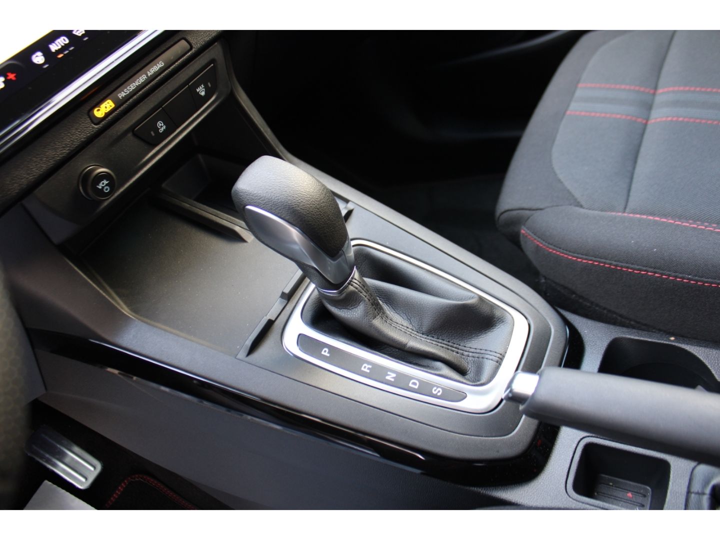 Fahrzeugabbildung Ford Puma 1,0 EB Hybrid ST-Line LED RFK Navi Winter-P