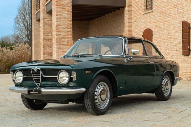 Alfa Romeo GT 1300 Junior Scalino - ALF00232