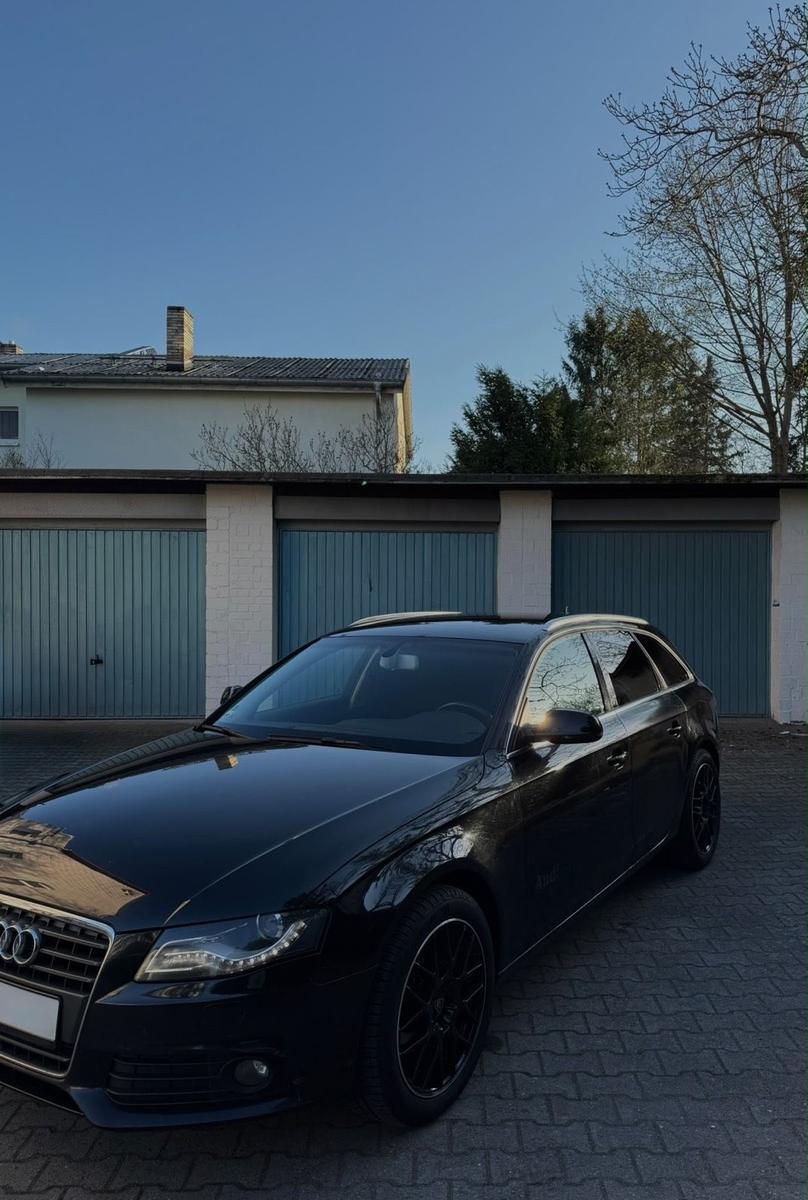 Audi A4 2010 — rear view