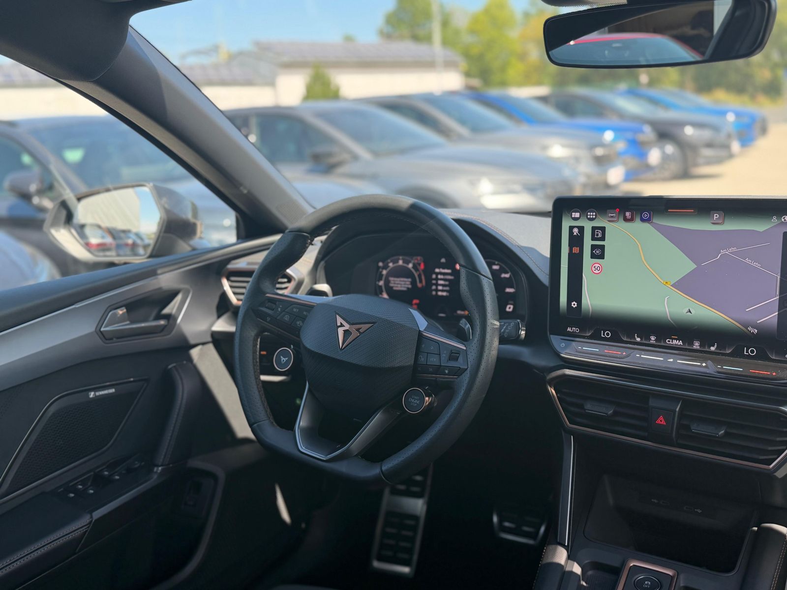 Ilustración del vehículo CUPRA Leon 1.5 eTSI MATRIX*PANO*ALCAN.*AHK*SENN*Drive2