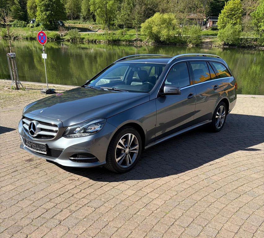 Image of Mercedes-Benz E 200