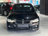 BMW 3 Lim. 320 i M Sport/M-PAKET/AUTOMATIK/NAVI/KAM - BMW 320 aus 2019