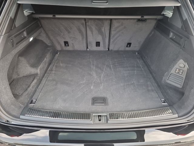 Fahrzeugabbildung Volkswagen Touareg 3.0 TDI R-LINE 4MOTION AHK NAVI KAMERA S