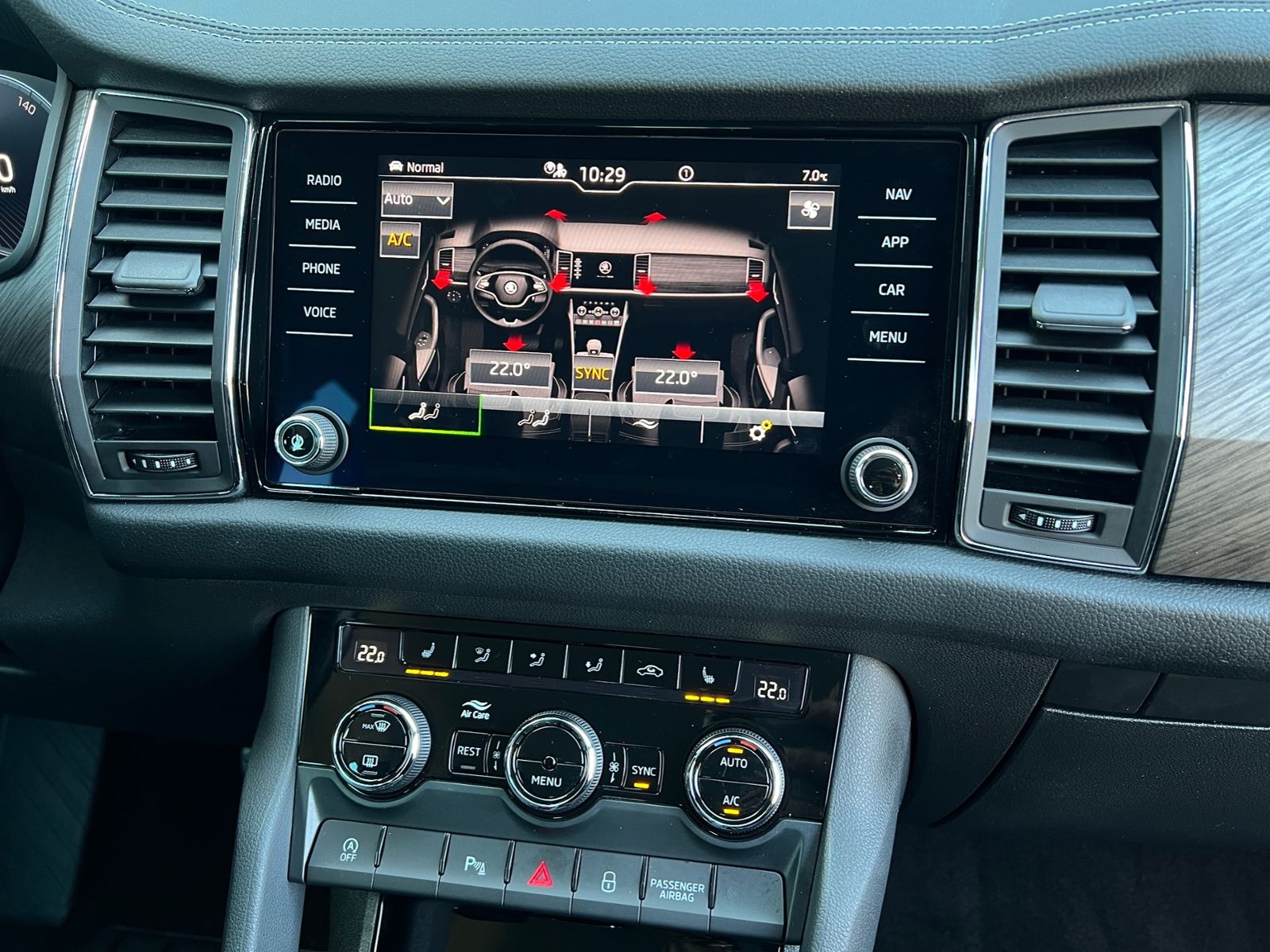 Fahrzeugabbildung SKODA Kodiaq Style 1.5 TSI DSG FL *AHK, LED, ACC, 19"-