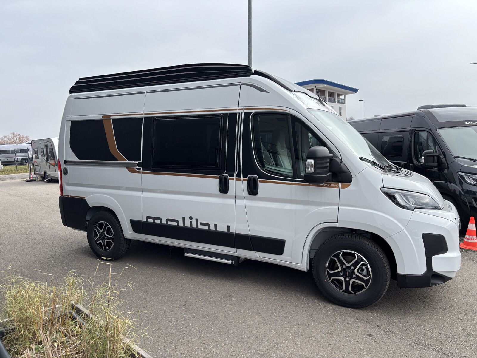 Fahrzeugabbildung Malibu Van compact 540 DB Fiat, 180 PS mit Aufstelldach