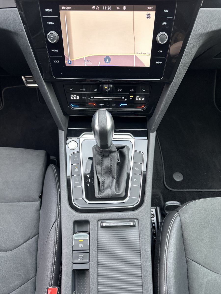 Fahrzeugabbildung Volkswagen Arteon SB 1.4 eHybrid DSG Elegance NAV+LED+PANO