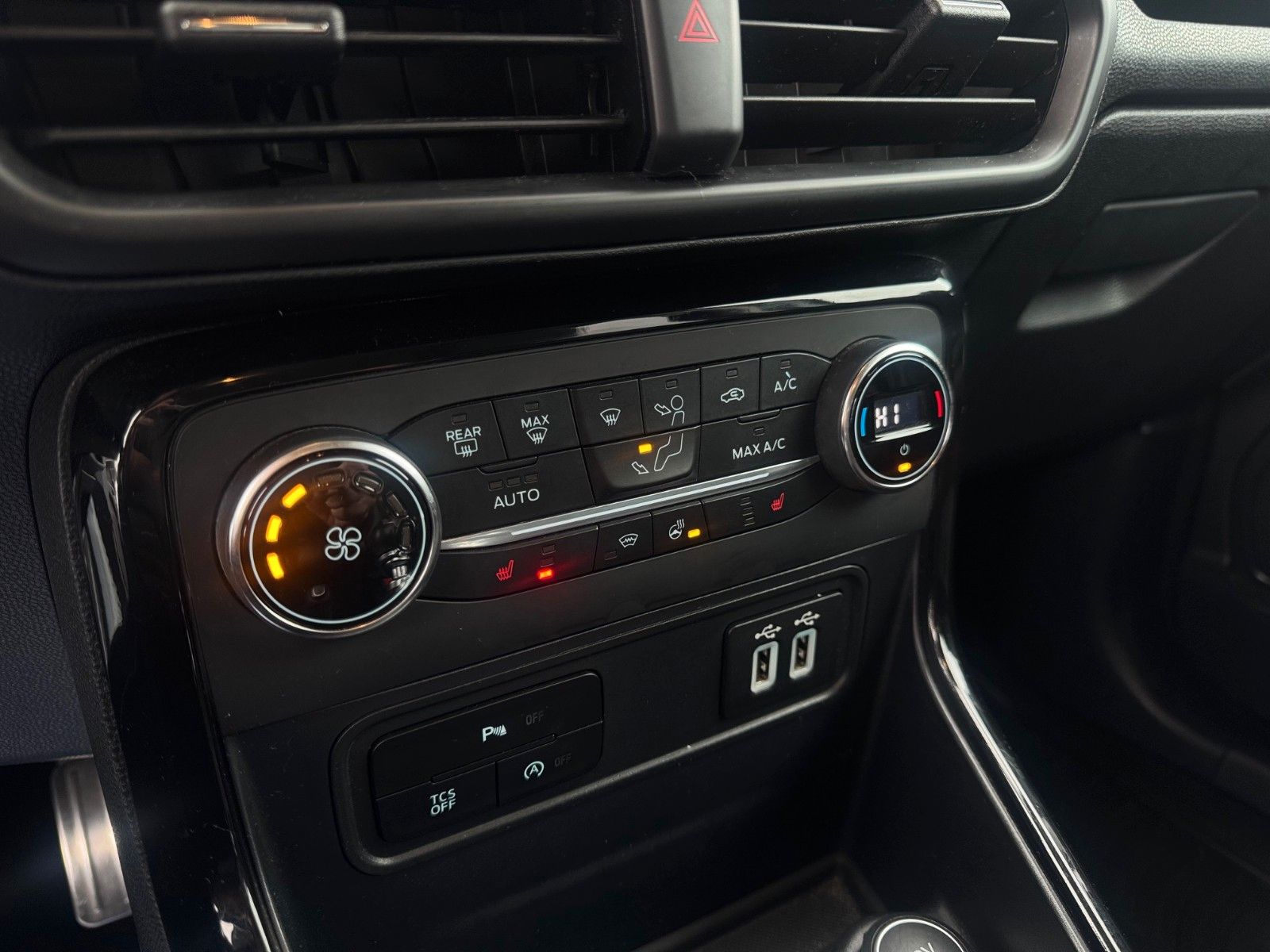 Fahrzeugabbildung Ford EcoSport ST-line Navi AHK Teilleder Ambiente