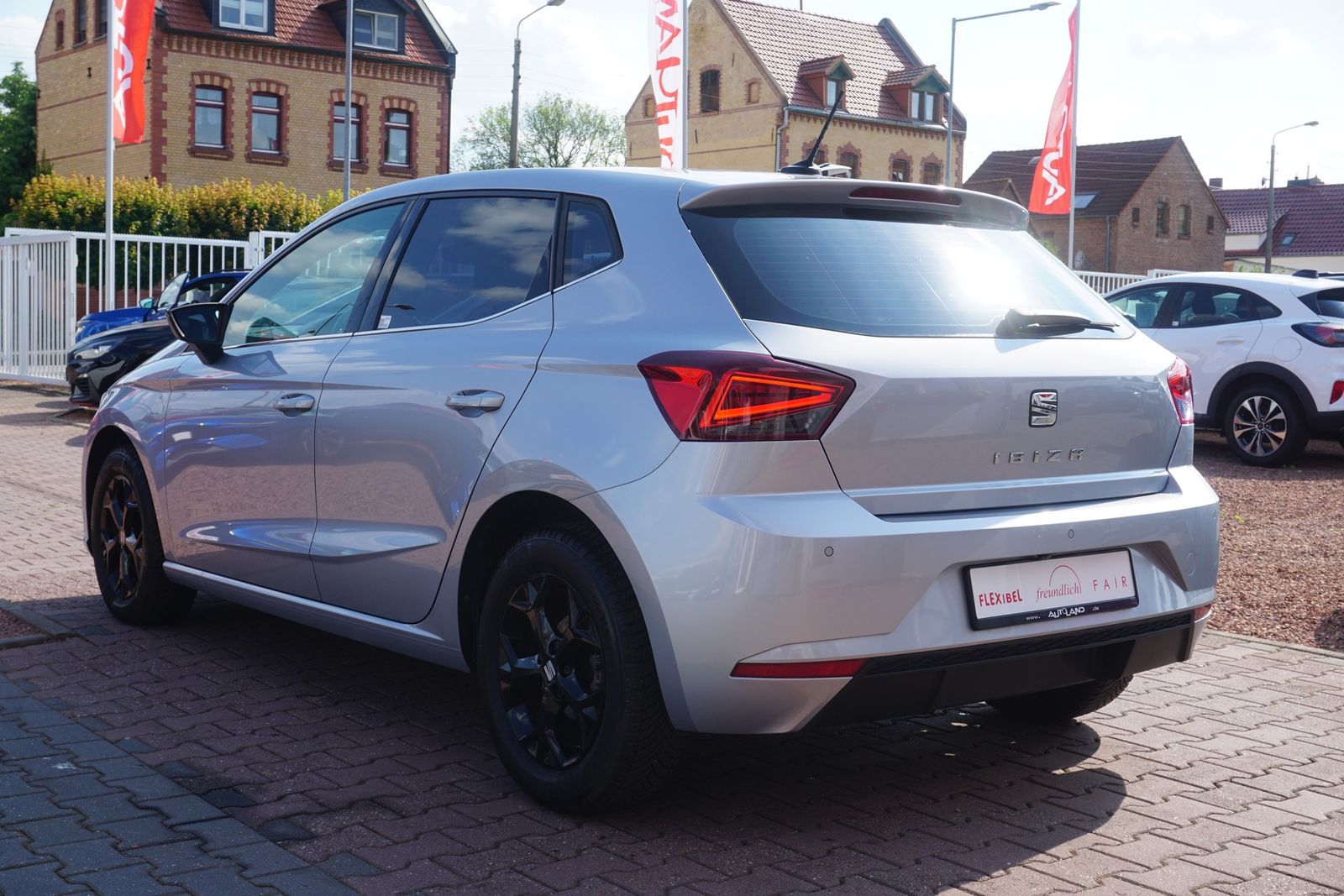Seat Ibiza 1.0 TSI DSG Xcellence LED Navi ACC Kamera imagem 3