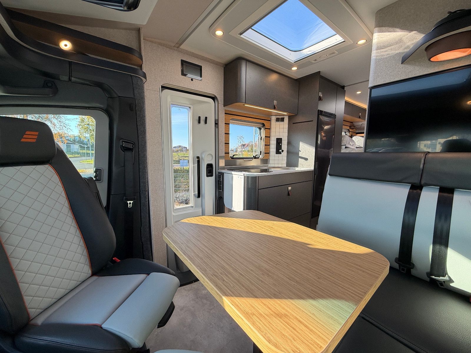 Fahrzeugabbildung HYMER / ERIBA / HYMERCAR ML-T 580 - Crosstrail