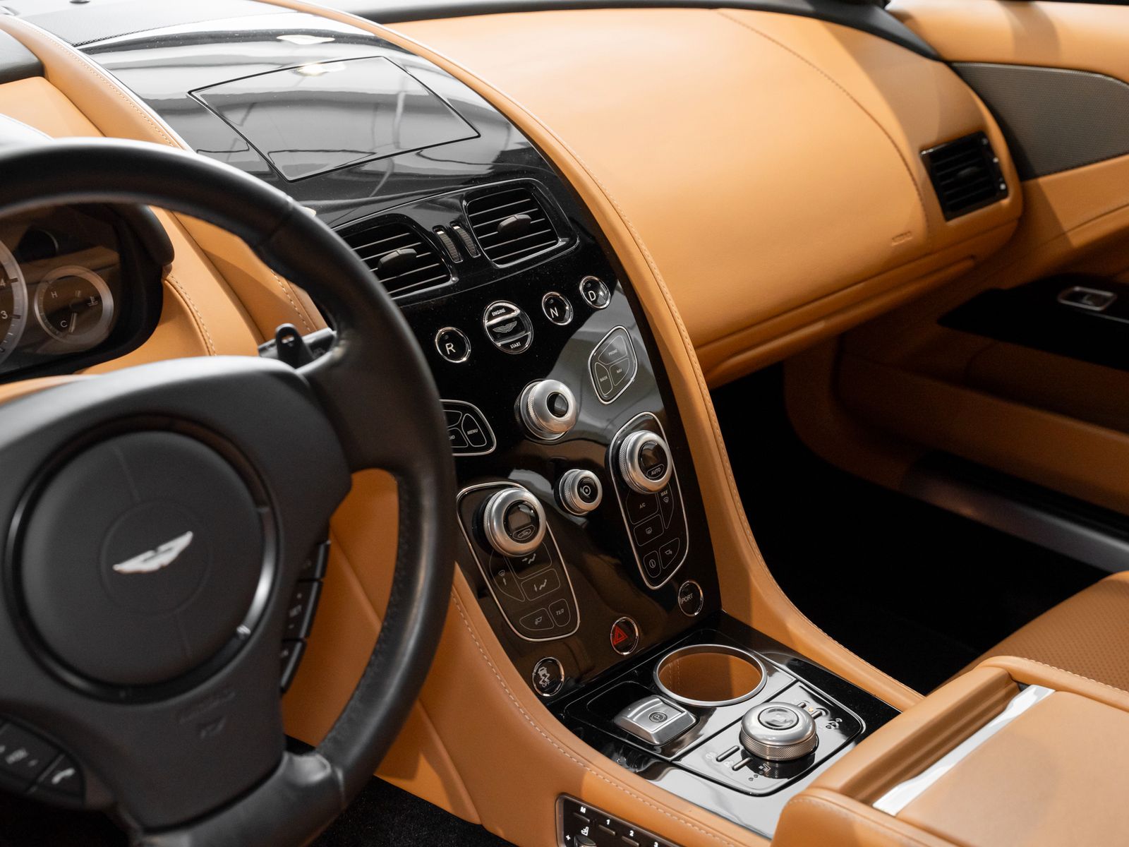 Fahrzeugabbildung Aston Martin Rapide S - Aston Martin Hamburg