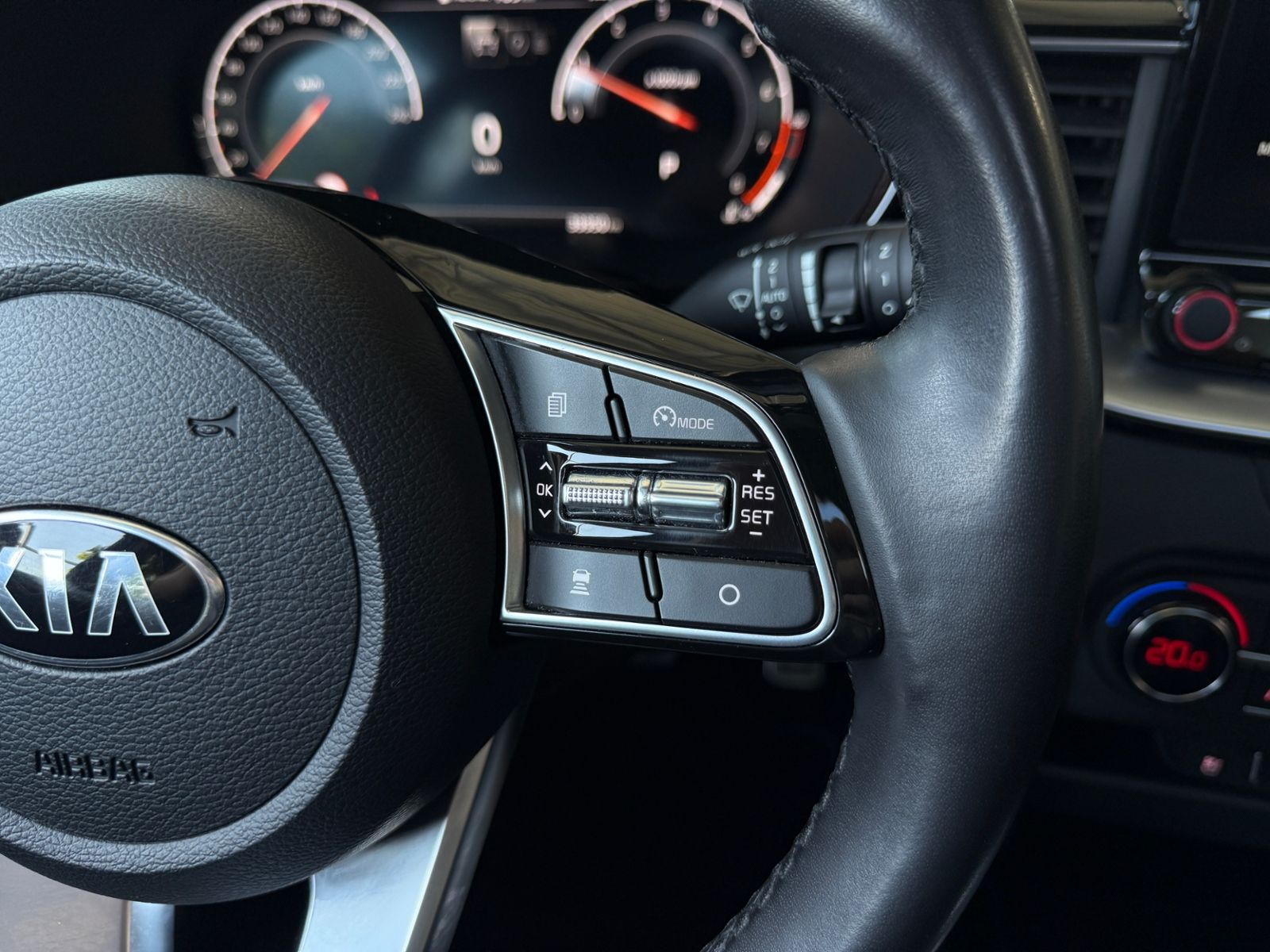 Fahrzeugabbildung Kia XCeed Platinum Edition PANO JBL LED