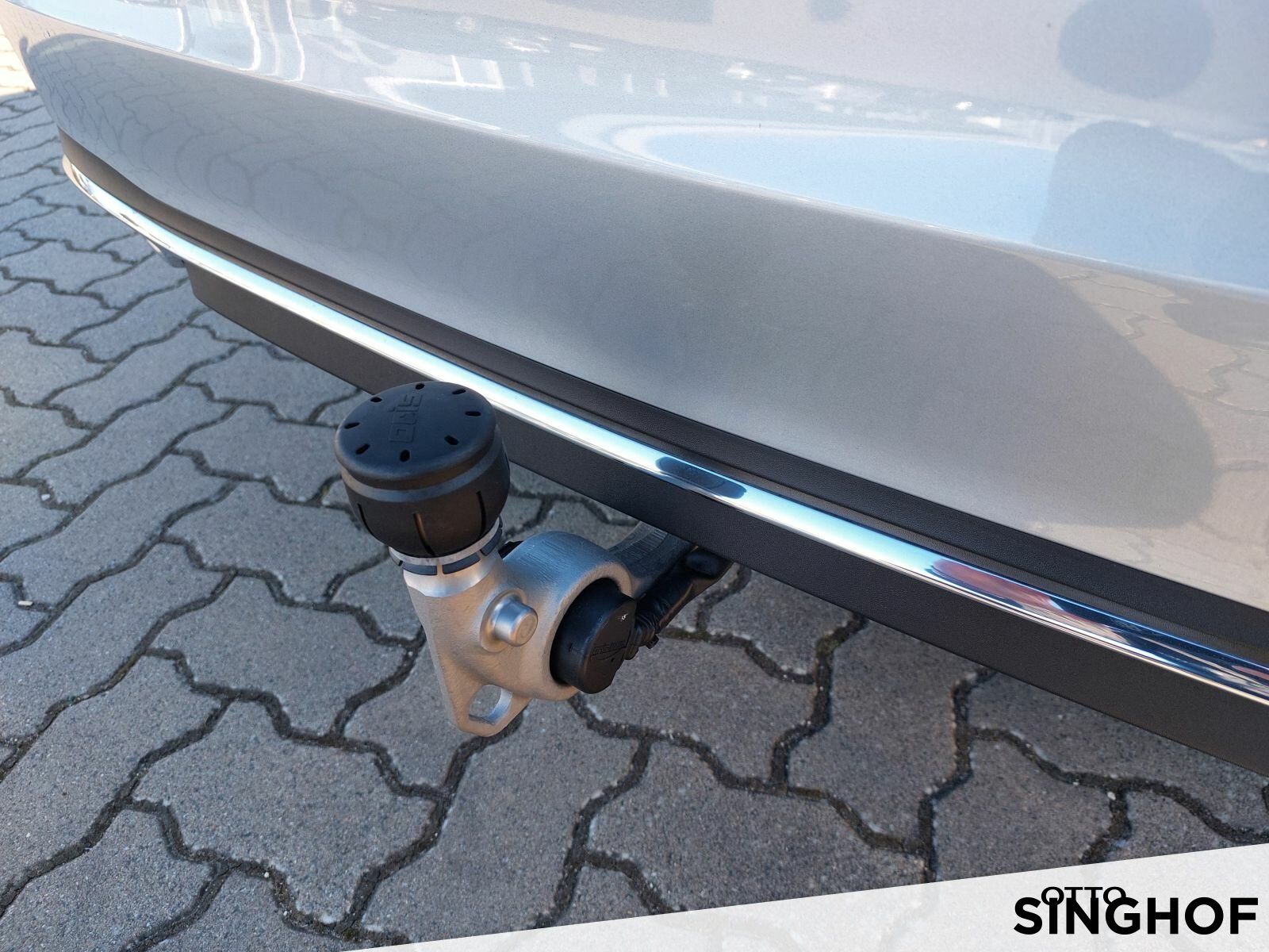 Fahrzeugabbildung Mercedes-Benz C 220 d Avantgarde +eff.3,99%+AHK+Distronic+360°