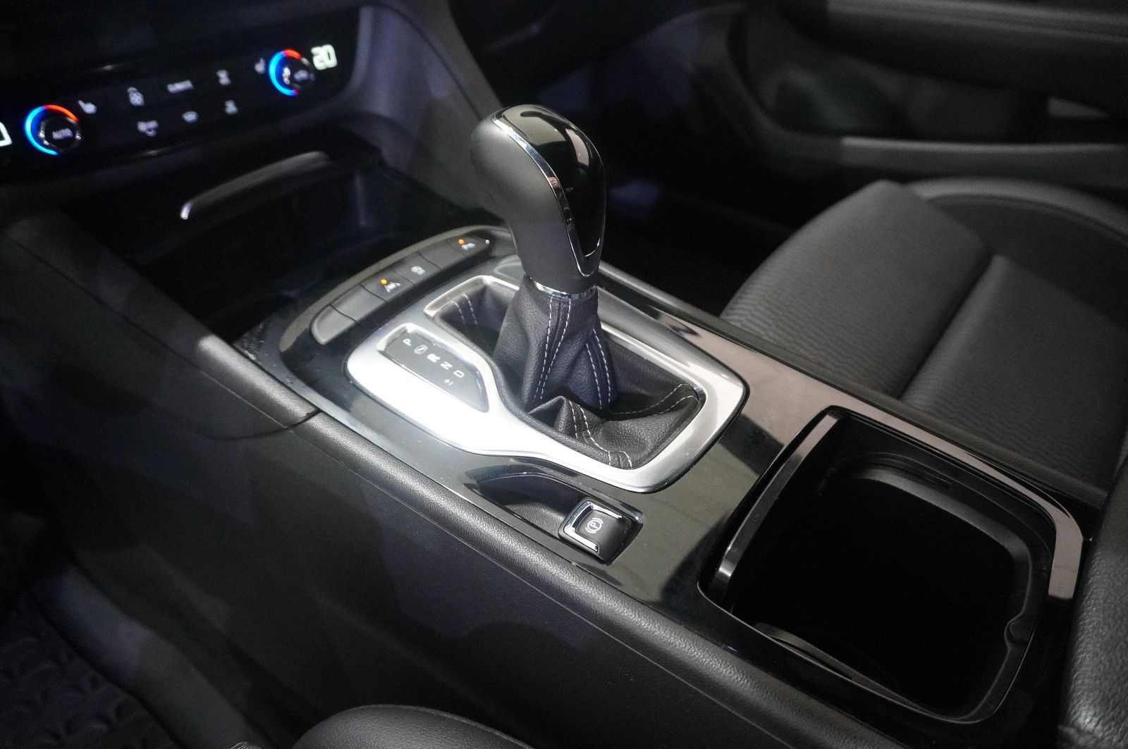 Fahrzeugabbildung Opel Insignia B ST 2.0D BUSINESS NAVI/LED/KAMERA/AHK