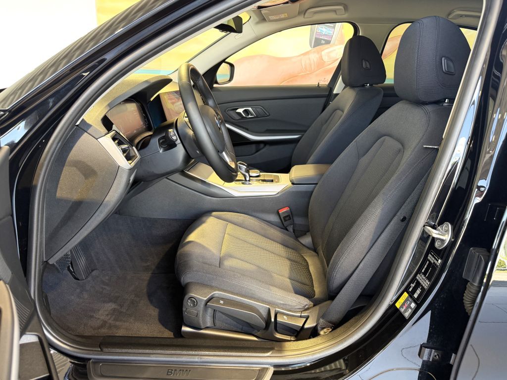 BMW 330e  Advantage KAM+KOMF+ACC+LASER+HUD+SPUR+DAB foto 3