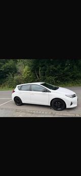 Toyota Auris 1,33-l-Dual-VVT-i - - Toyota Auris in Dortmund