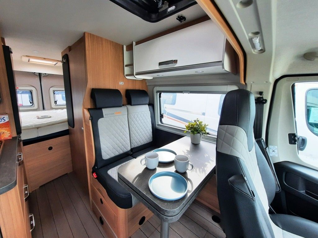 Fahrzeug Übersicht 8 Fahrzeugabbildung Weinsberg CaraBus EDITION FIRE 600 MQ Verfüg./Sparen Sie 1