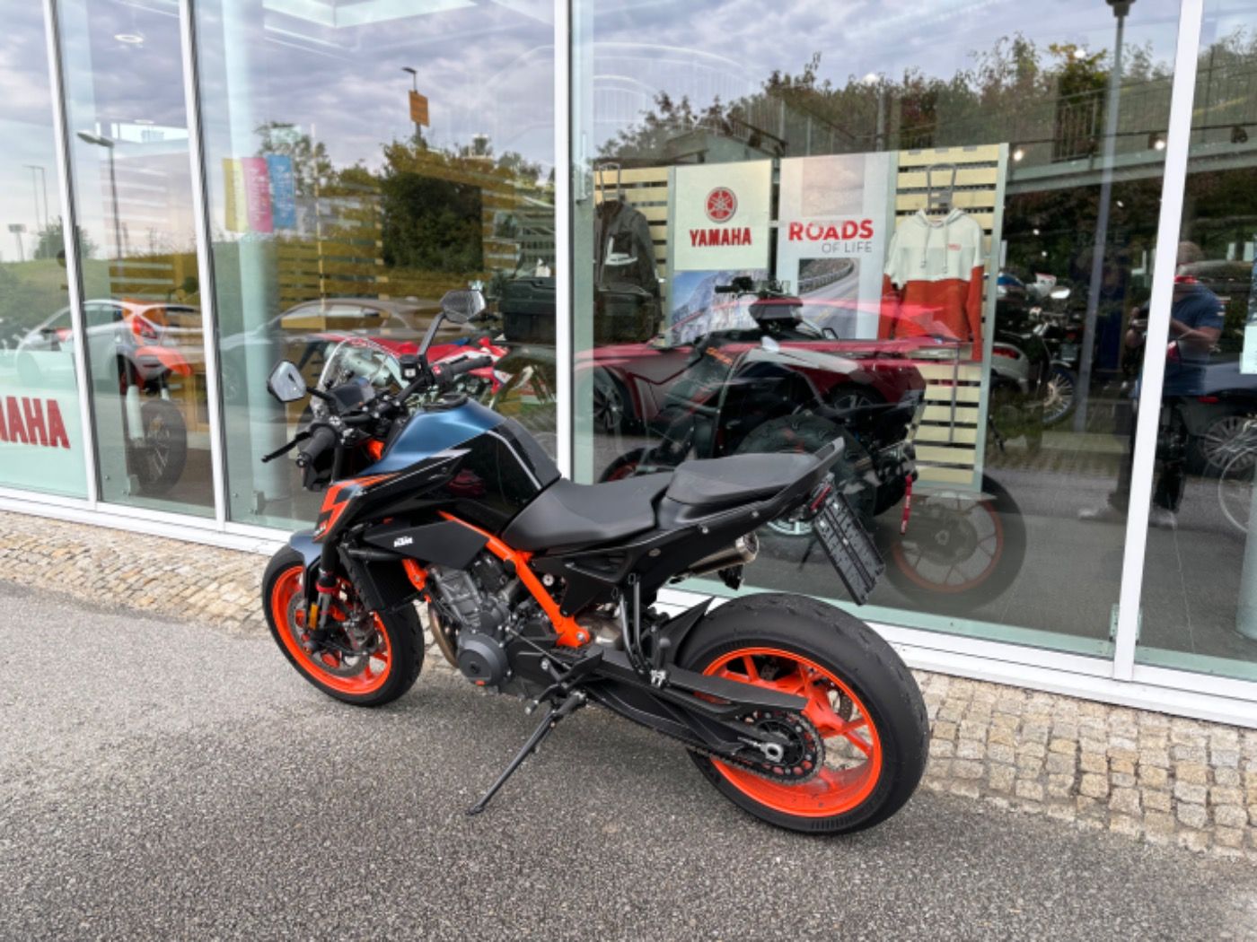 Fahrzeugabbildung KTM 890 Duke R, IX Race Auspuff, Tempomat, Techpack,
