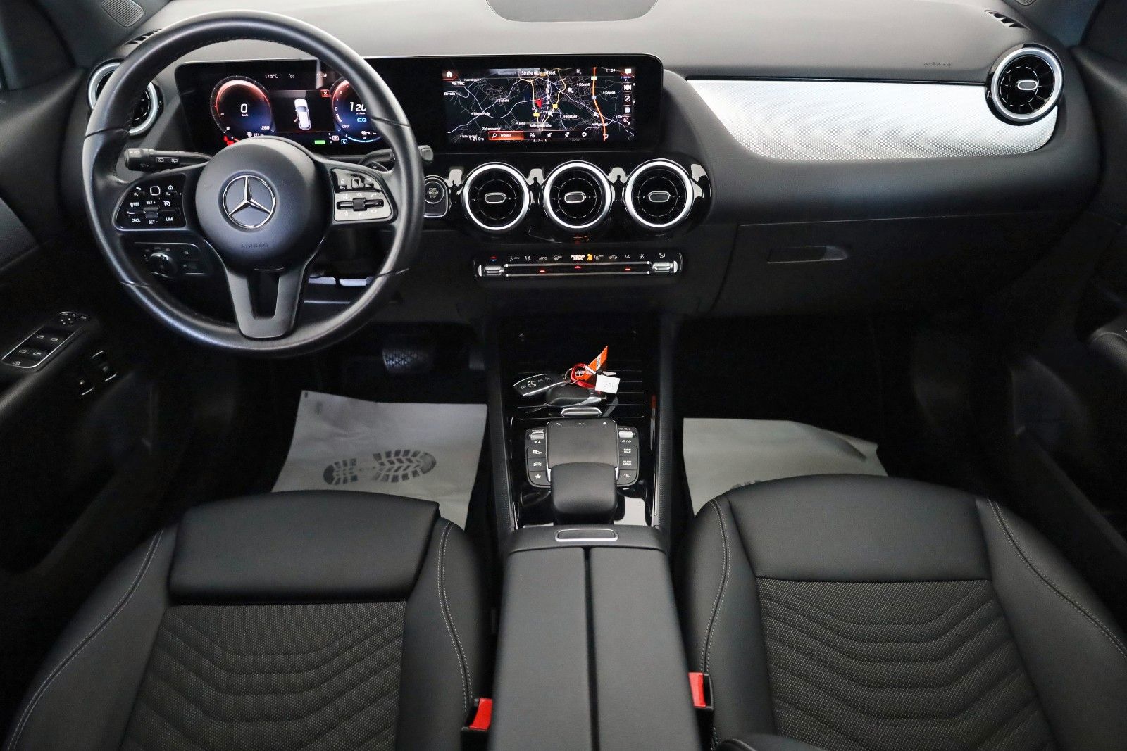 Fahrzeugabbildung Mercedes-Benz GLA 250 e Style,T.Leder,Navi,LED,SH