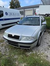 Skoda Octavia Combi Elegance - Skoda Octavia aus 2003: Combi