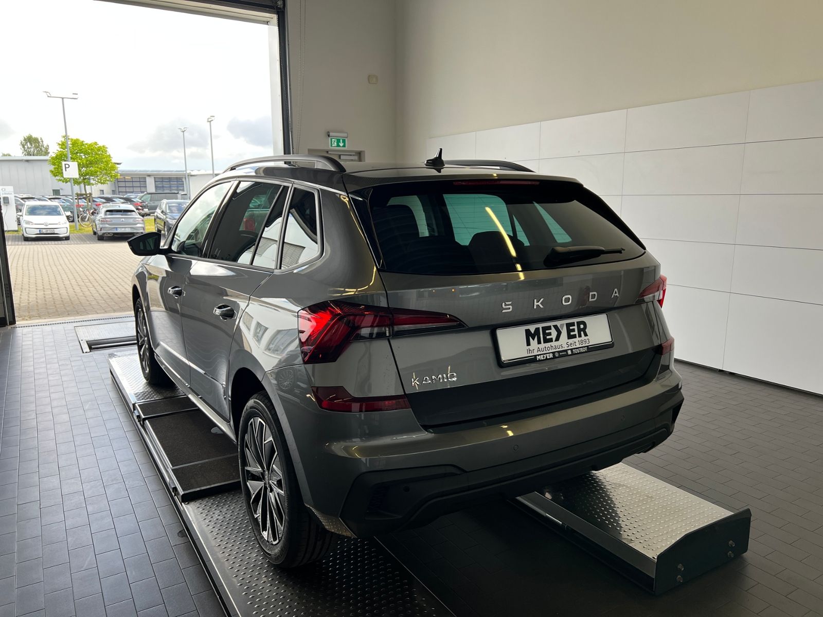 Fahrzeugabbildung SKODA Kamiq Balance 1.0 TSI DSG *Black Style,AHK,Matri