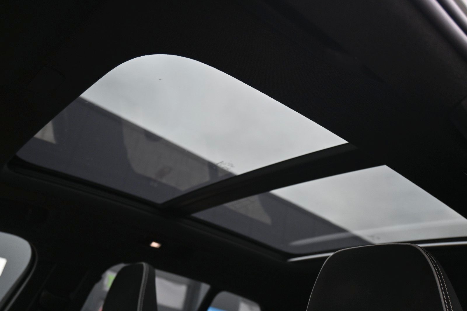 Fahrzeugabbildung Volvo XC40 Ultimate BEV 2WD*Pano*Leder*