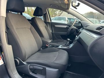 Bild 17 VW Passat Variant Trendline BlueMotion