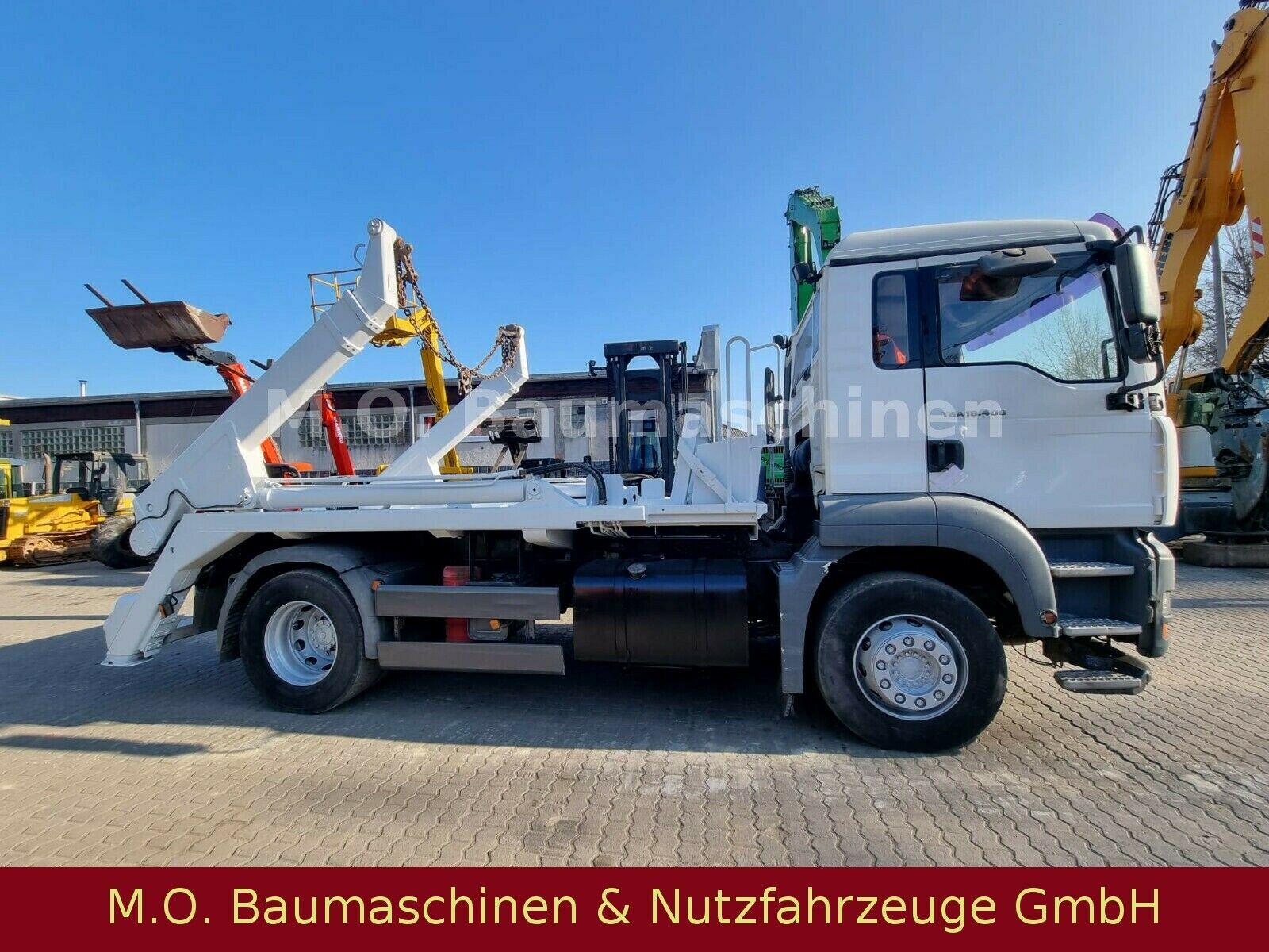 Fahrzeugabbildung MAN TGA 18.400 BL  / 4x2 / AC / Euro 4 /