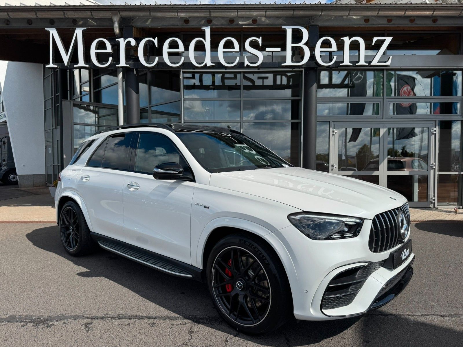 Fahrzeugabbildung Mercedes-Benz GLE 63 S 4M+ Drivers+HUD+AHK+Pano+Burm+Massage - mit KI generiert/bearbeitet