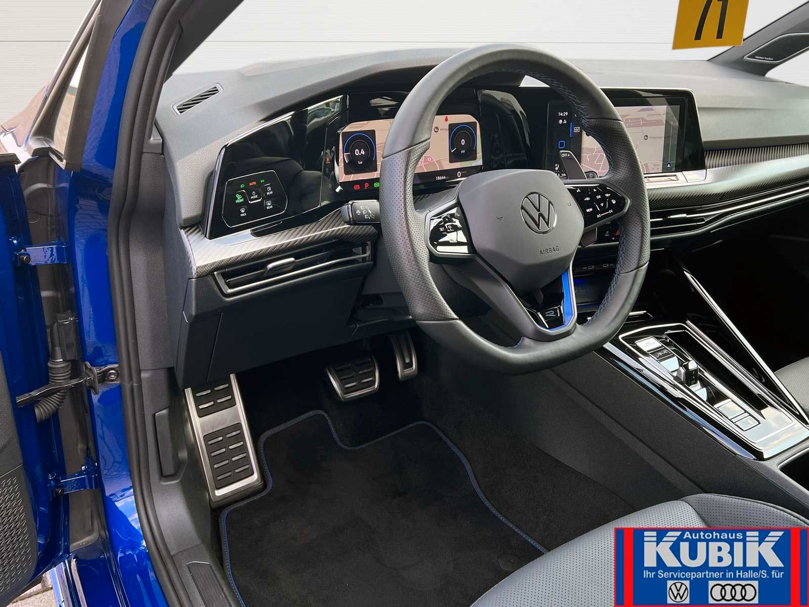 Volkswagen Golf 8 R Performance Black Style 2,0 TSI 4motion foto 23
