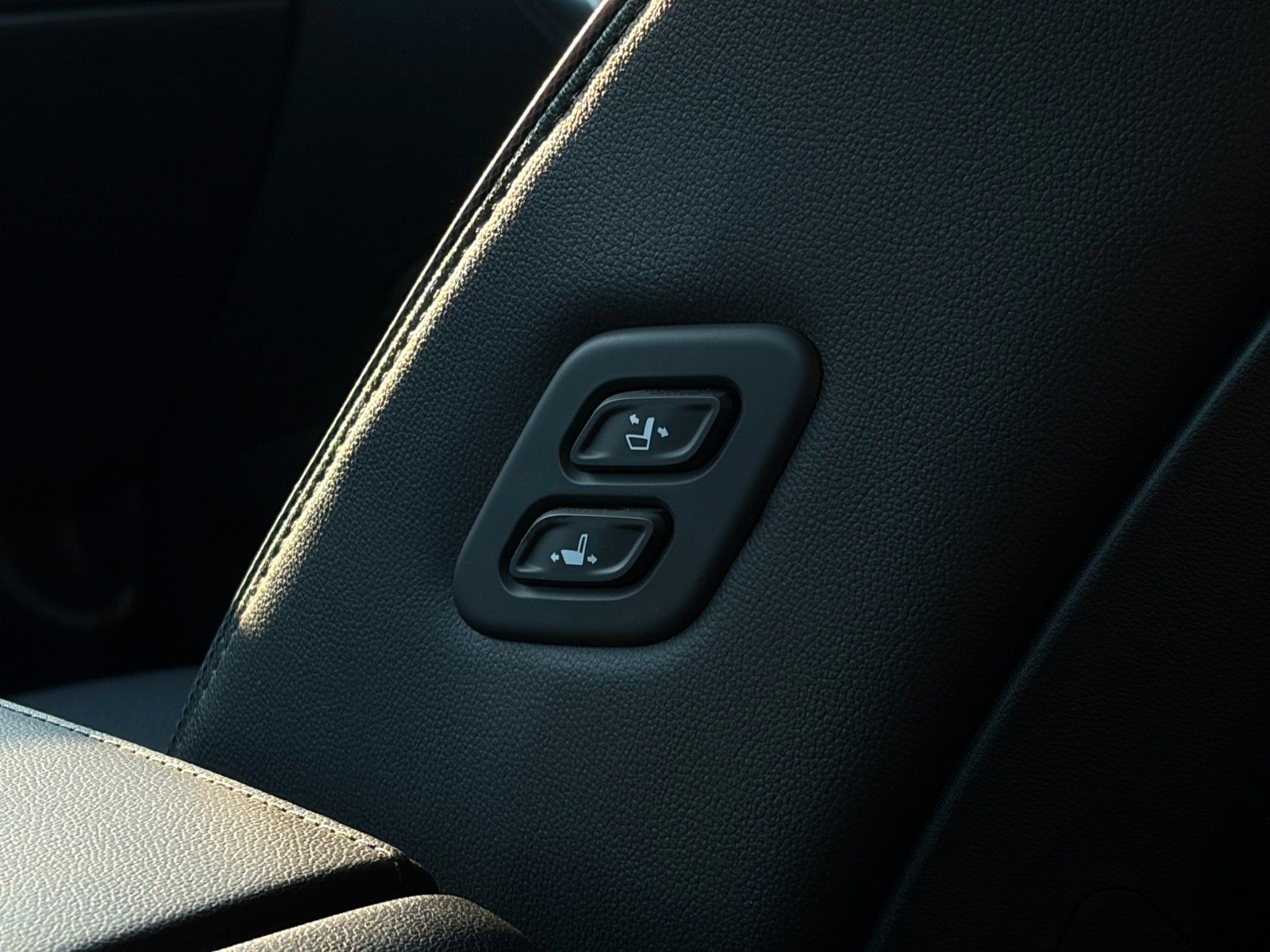 Fahrzeugabbildung Hyundai Tucson 1.6 T-GDI PHEV 4WD KRELL CarPlay 360° LHZ