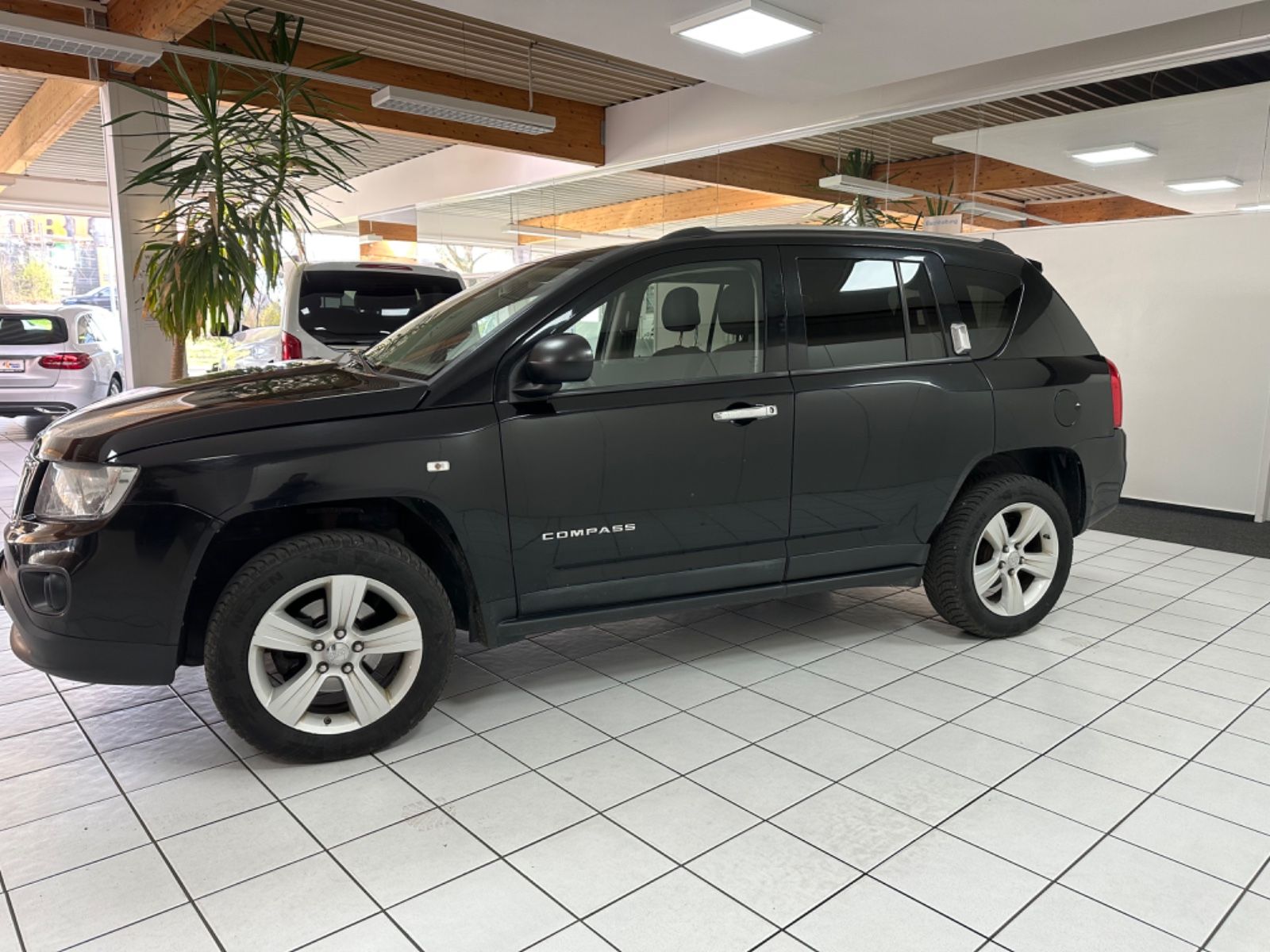 Fahrzeugabbildung Jeep Compass Sport 4x2 *Export*Händler*Klima