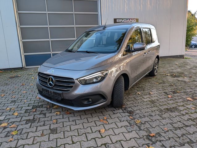 Mercedes-Benz T-Klasse 180d LED LEDER KAMERA PDC DAB