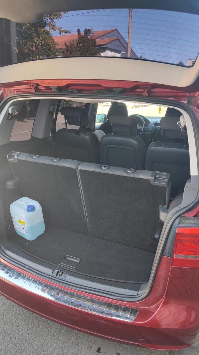 Volkswagen Touran 2011 — photo 11