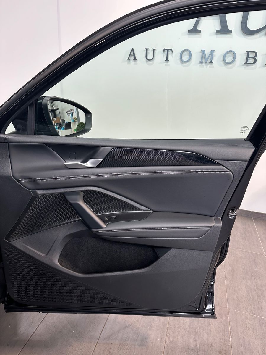 Fahrzeugabbildung Volkswagen Tiguan 2.0 TDI DSG Life NAV+LED+AHK+HUD+KAM+ACC