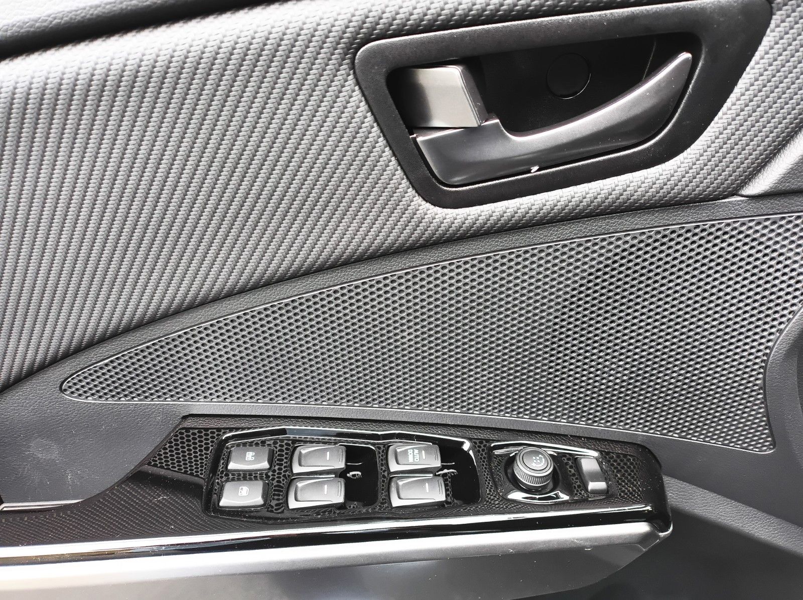 Fahrzeugabbildung KGM TIVOLI 1.5 NOMAD+AUTOMATIK+LM FELGEN+ANDROID++++